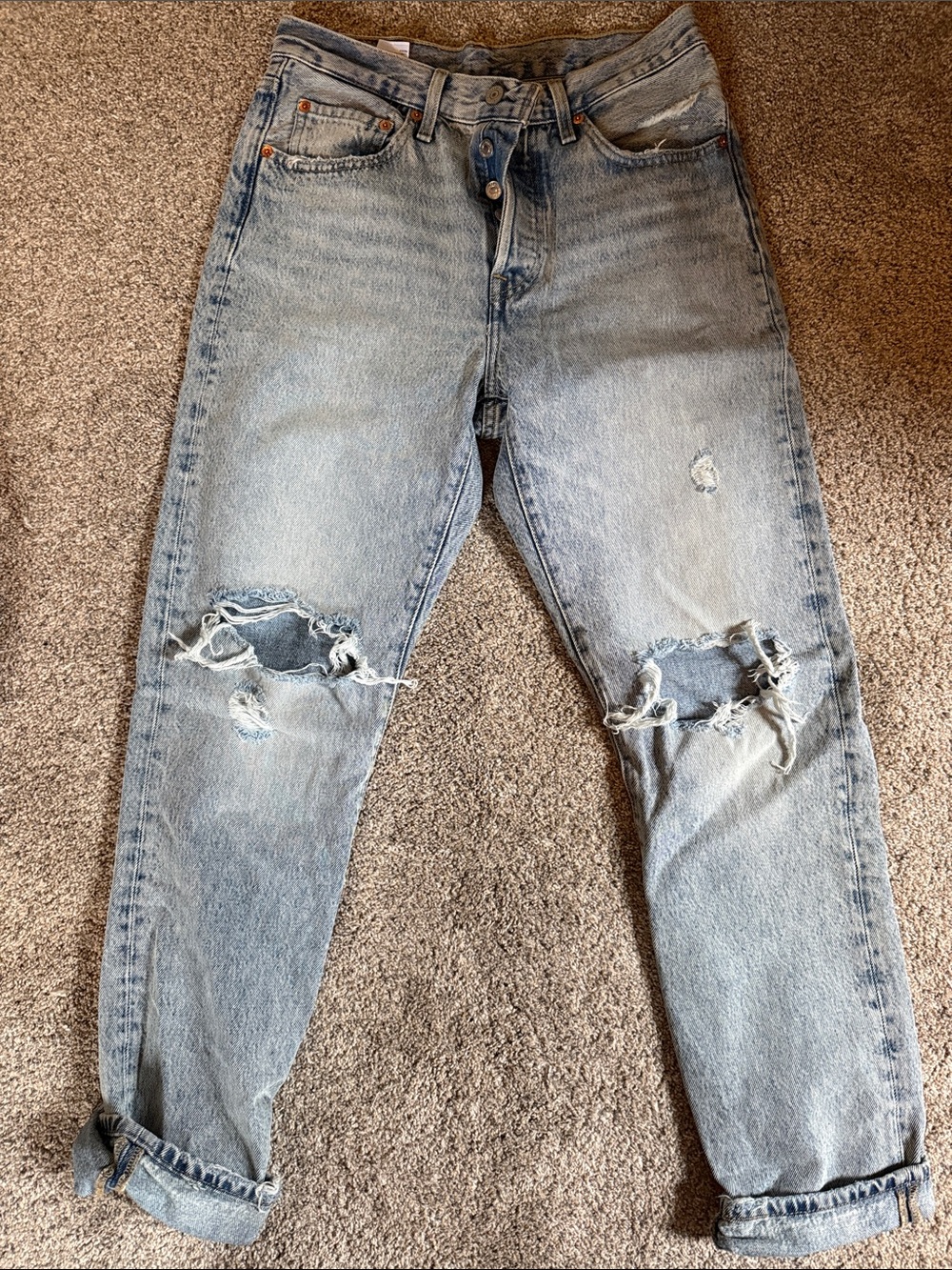 levi’s 501 Light Blue Distressed womens Jeans 26x30